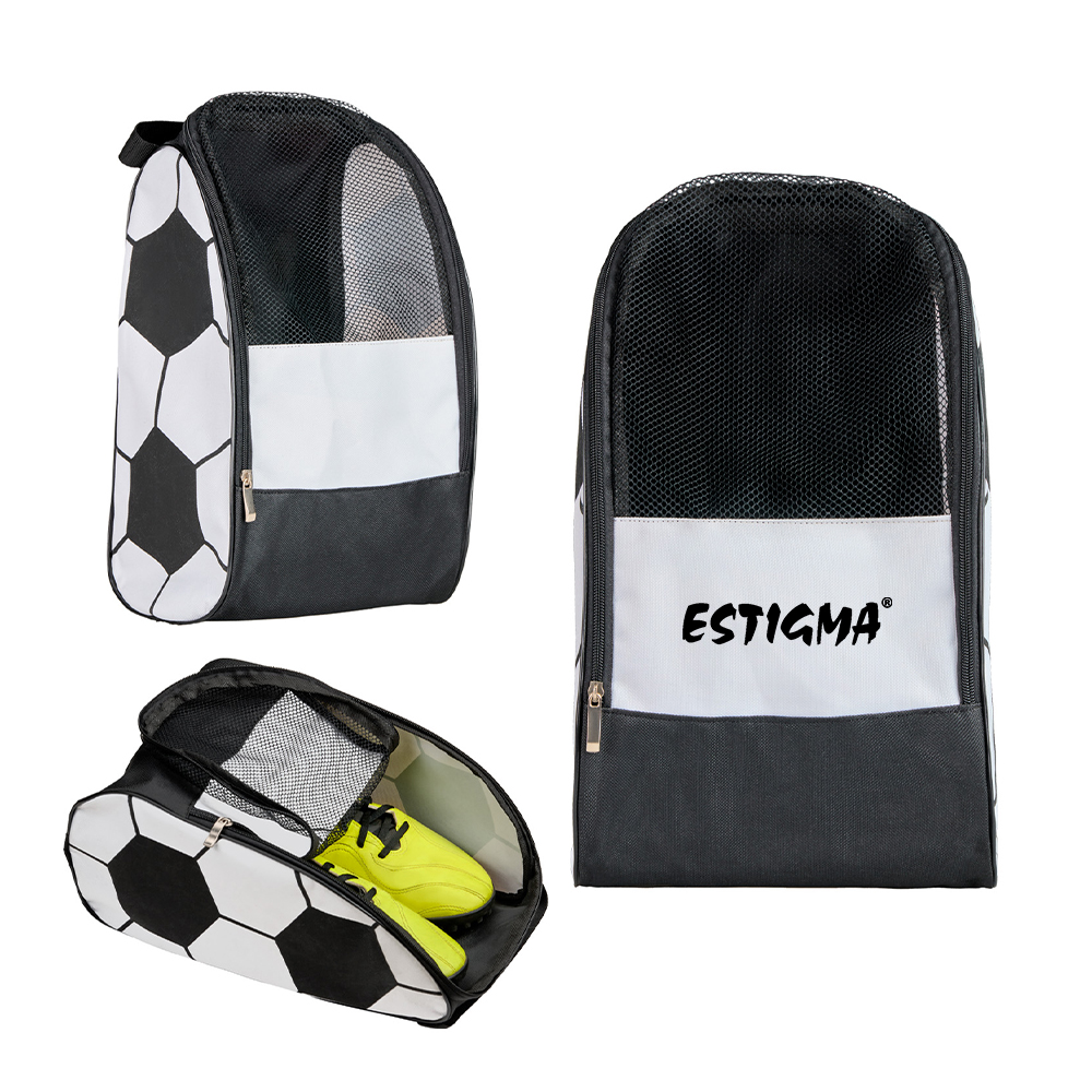 Zapatera de poliéster con print de balón de soccer, asa superior, malla y cierre.